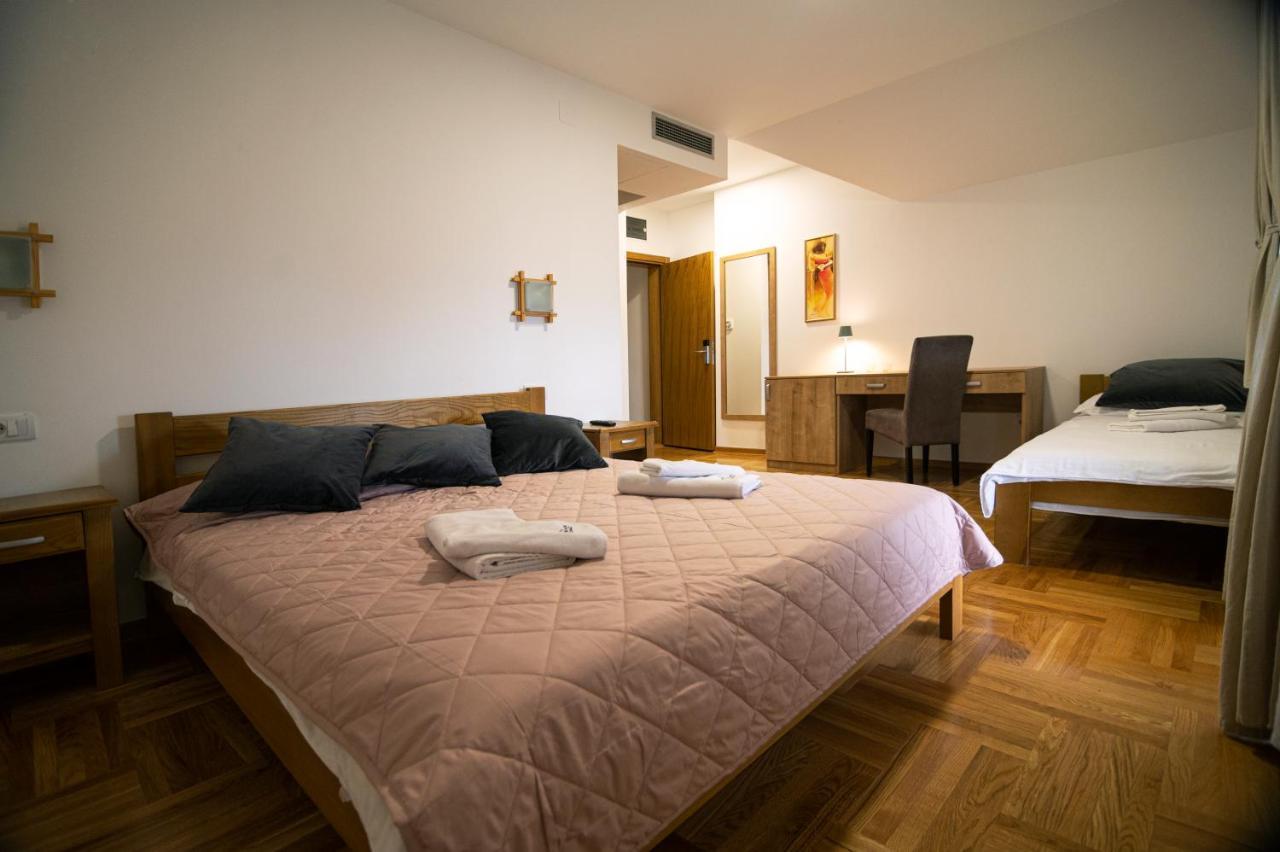 Lux Smestaj Ivanjicki Konaci Ivanjica Bagian luar foto